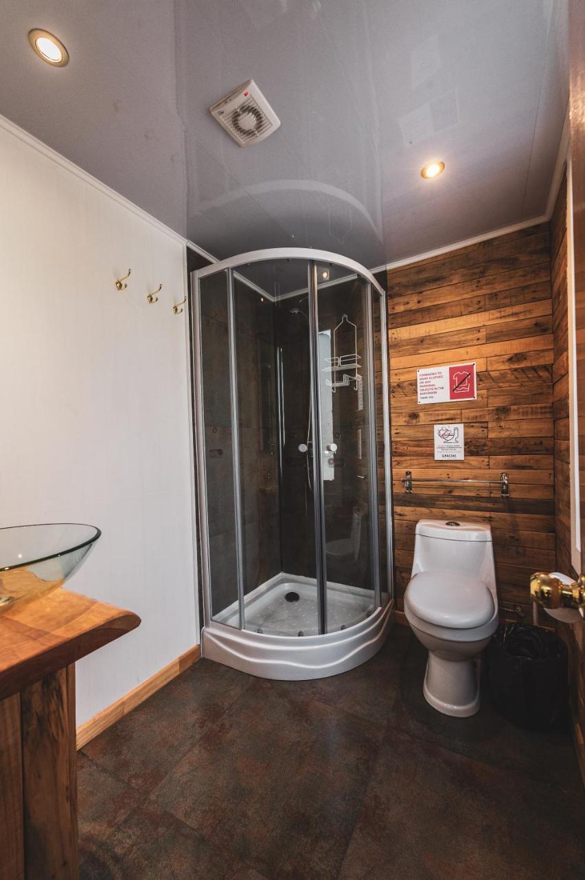 Corner Hostel Пуэрто-Наталес Экстерьер фото